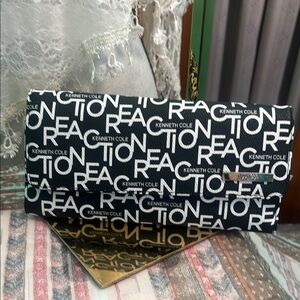 Kenneth Cole Reaction Text Design Wallet in Black and White